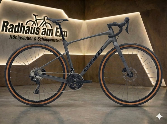 Giant Revolt 0 | Stealth Chrome Gr. L | Gravel Bike